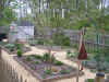 05-garden02.JPG (136595 bytes)